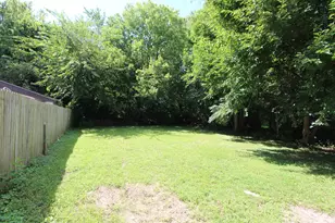103 Atwood Ave, Rockford, IL 61102 - Photo 4