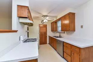 535 Illini Dr, Carol Stream, IL 60188 - Photo 2