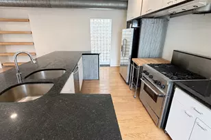 1945 W Thomas St, Chicago, IL 60622 - Photo 8
