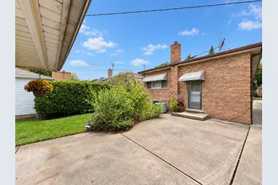 7719 W Jarvis Avenue, Chicago, IL 60631 - Photo 6