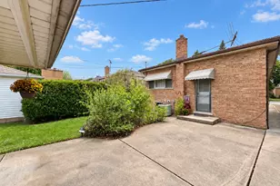 7719 W Jarvis Ave, Chicago, IL 60631 - Photo 6