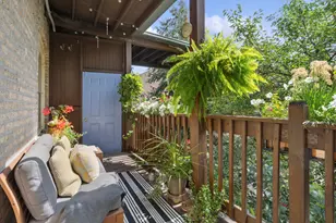 551 W Surf St, Chicago, IL 60657 - Photo 20