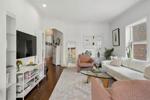 551 W Surf St, Chicago, IL 60657 - Photo 8
