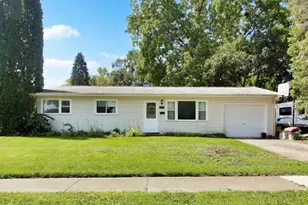 18559 W Karen Ln, Gurnee, IL 60031 - Photo 2