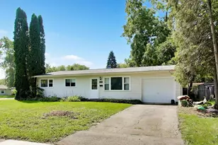 18559 W Karen Ln, Gurnee, IL 60031 - Photo 1