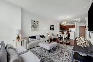 1901 S Calumet Ave, Chicago, IL 60616 - Photo 10