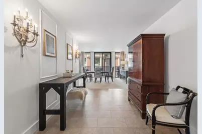 200 E Delaware Place #4F, Chicago, IL 60611 - Photo 2