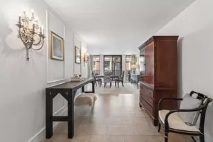 200 E Delaware Pl, Chicago, IL 60611 - Photo 2
