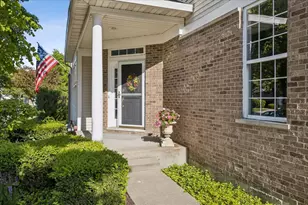 2409 Meadowbrook Ln, Westchester, IL 60154 - Photo 2