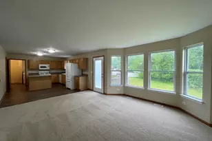 649 Linda Ct, Marengo, IL 60152 - Photo 8