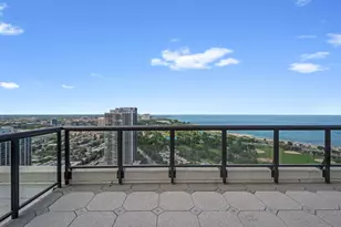 1560 N Sandburg Terrace, Chicago, IL 60610 - Photo 30