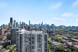1560 N Sandburg Terrace, Chicago, IL 60610 - Photo 16