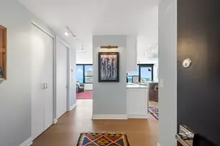 1560 N Sandburg Terrace, Chicago, IL 60610 - Photo 2