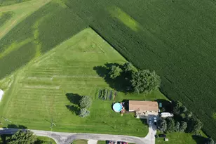 1143 Oak St, Eldena, IL 61324 - Photo 2