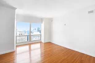 100 E Huron St, Chicago, IL 60611 - Photo 22