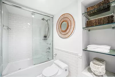 100 E Huron Street #3504, Chicago, IL 60611 - Photo 24