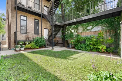 1522 W Cortez Street #1, Chicago, IL 60642 - Photo 32