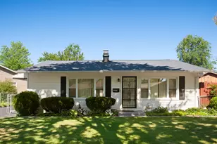 114 McCabe Dr, Streamwood, IL 60107 - Photo 2