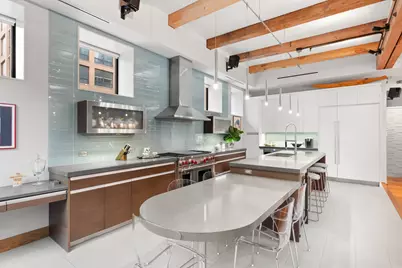 152 W Huron Street #4, Chicago, IL 60654 - Photo 8