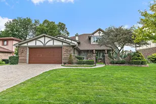570 Sandpebble Dr, Schaumburg, IL 60193 - Photo 1