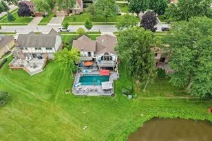 570 Sandpebble Dr, Schaumburg, IL 60193 - Photo 44