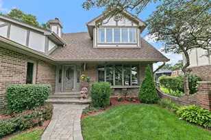 570 Sandpebble Dr, Schaumburg, IL 60193 - Photo 2