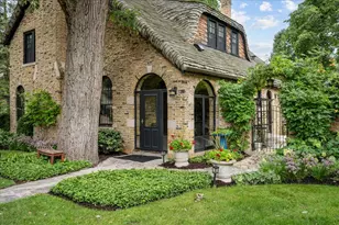 404 Laurel Ave, Libertyville, IL 60048 - Photo 2