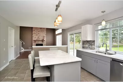 300 Briarwood Lane, Algonquin, IL 60102 - Photo 2