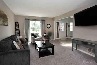 300 Briarwood Lane, Algonquin, IL 60102 - Photo 6