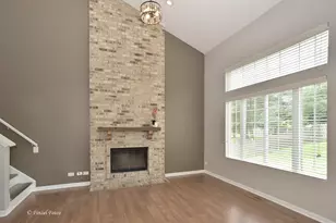 300 Briarwood Ln, Algonquin, IL 60102 - Photo 4