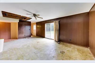 1910 E Robinhood Lane, Arlington Heights, IL 60004 - Photo 16