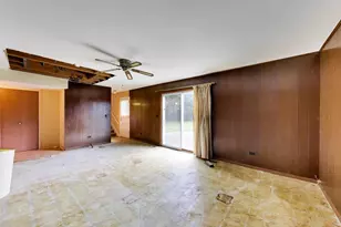 1910 E Robinhood Ln, Arlington Heights, IL 60004 - Photo 16