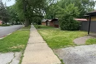 15122 Meadow Ln, Dolton, IL 60419 - Photo 2