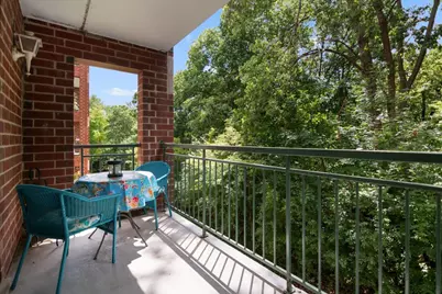 5360 N Lowell Avenue #311, Chicago, IL 60630 - Photo 10