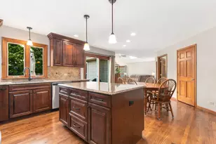 1225 Willowcrest Ct, Aurora, IL 60504 - Photo 12