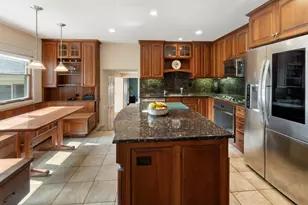 1621 Longmeadow Dr, Glenview, IL 60026 - Photo 10