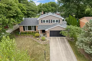 1621 Longmeadow Dr, Glenview, IL 60026 - Photo 2