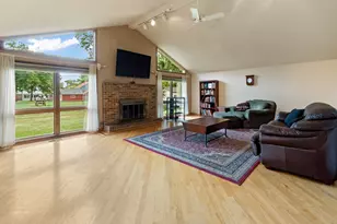 1621 Longmeadow Dr, Glenview, IL 60026 - Photo 14