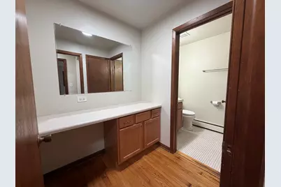 826 N Milwaukee Avenue #D2, Libertyville, IL 60048 - Photo 6