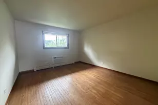826 N Milwaukee Ave, Libertyville, IL 60048 - Photo 14