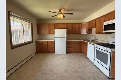 826 N Milwaukee Avenue #D2, Libertyville, IL 60048 - Photo 4