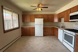 826 N Milwaukee Ave, Libertyville, IL 60048 - Photo 4