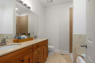 4662 N Winthrop Ave, Chicago, IL 60640 - Photo 14