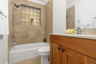 4662 N Winthrop Ave, Chicago, IL 60640 - Photo 18