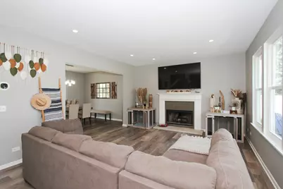 465 Spring Ridge Drive, Crystal Lake, IL 60012 - Photo 2