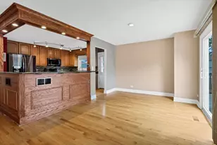 27 Spring Valley Ln, Streamwood, IL 60107 - Photo 6