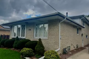 6436 W 89th Pl, Oak Lawn, IL 60453 - Photo 2