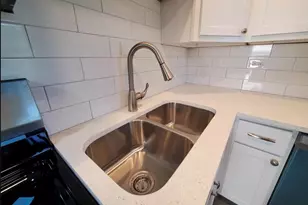 943 W 59th St, Chicago, IL 60621 - Photo 16