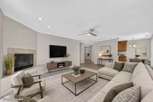 815 Leicester Rd, Elk Grove Village, IL 60007 - Photo 14