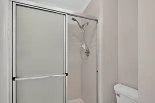 815 Leicester Rd, Elk Grove Village, IL 60007 - Photo 26